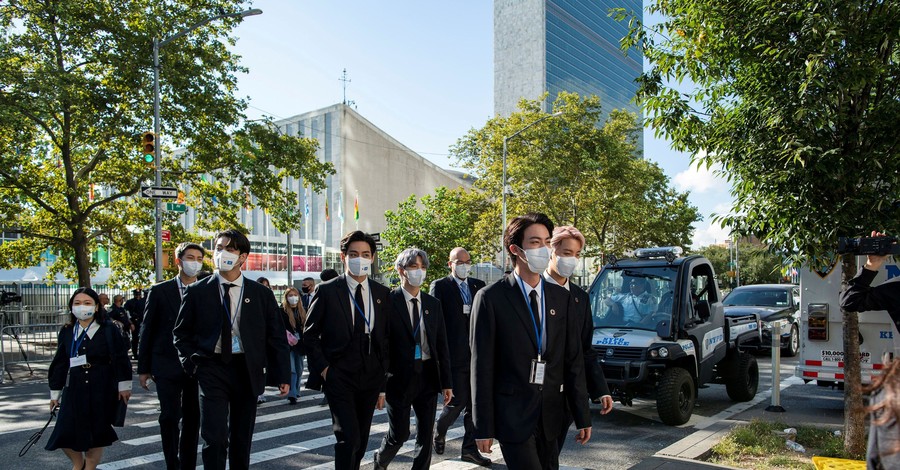 Южнокорейская группа BTS станцевала в здании Генассамблеи ООН