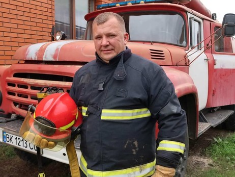 Рятувальник-доброволець: На пожежі викликають мене - доїжджаю швидше ДСНС