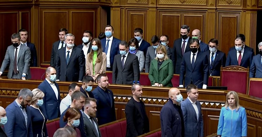 В Раде минутой молчания почтили память умершего депутата Антона Полякова