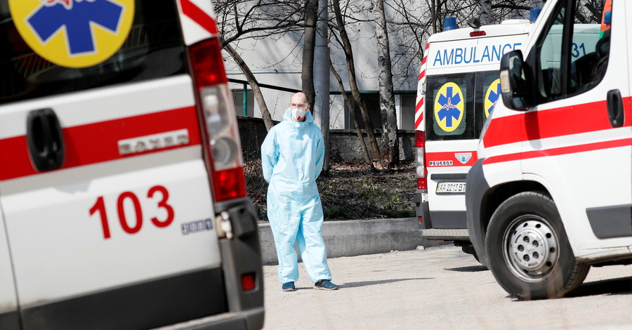 На Буковине больницы отказались принимать итальянца, пациент умер в карете 