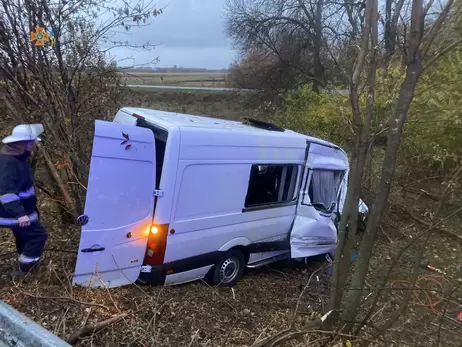 В Харьковской области столкнулись грузовик и микроавтобус, погибли три человека
