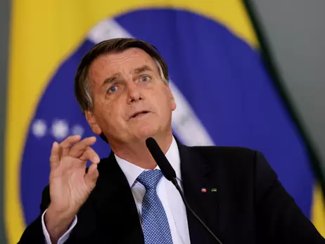 Президента Бразилии могут обвинить в массовых убийствах из-за COVID-19