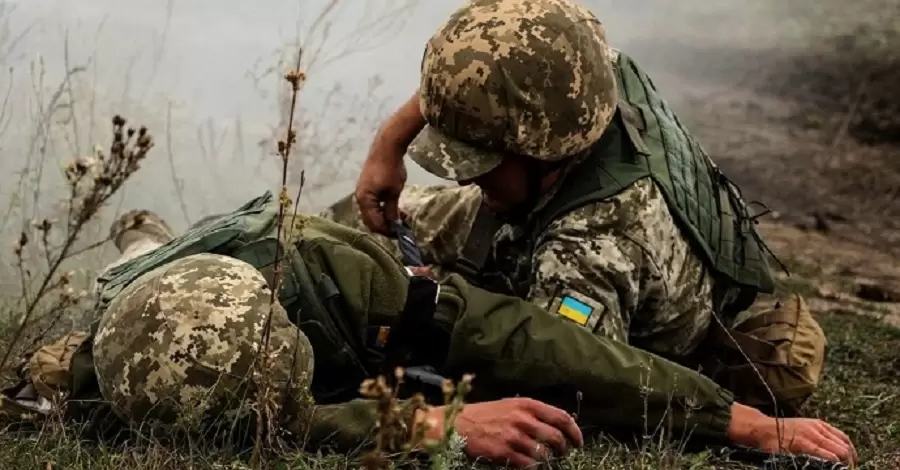 На Донбассе враг 9 раз обстрелял украинские позиции, ранен наш боец