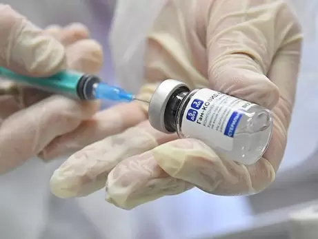 В Украине будут рекомендовать бустерную дозу вакцины людям с ослабленным иммунитетом