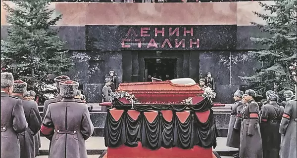 Как вождя народов выносили из Мавзолея: Ильич мне во сне сказал, что ему неприятно быть рядом со Сталиным