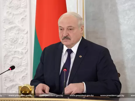Лукашенко не может попасть в Крым: Украина закрыла небо, а Путин с собой не берет