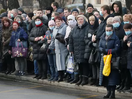 В Украине – резкий спад заболеваемости коронавирусом: 10 802 новых случаев за сутки
