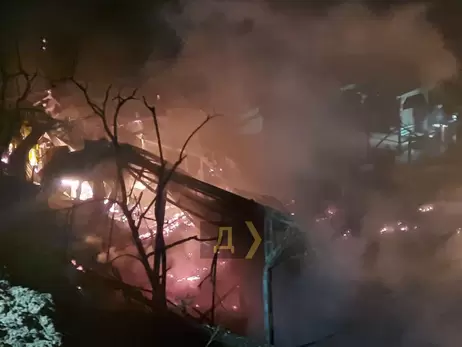 Ночью в Днепре взорвали здание бывшего метизного завода