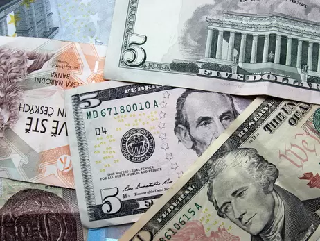 Курс валют на 19 ноября, пятницу: доллар упал после резкого взлета