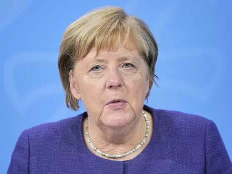 Меркель заявила, что публикация переписки не компенсирует отказ России от нормандской встречи