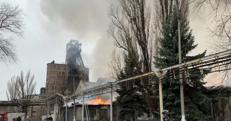 Число погибших при пожаре на шахте в Кузбассе выросло до 11, еще 35 человек пока не нашли