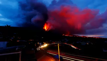 На испанском острове Ла-Пальма началось извержение вулкана