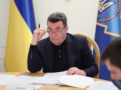 «Омикрон» может появиться в Украине на этой неделе, спрогнозировал секретарь СНБО Данилов