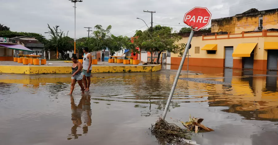 Масштабное наводнение в Бразилии разрушило плотины и мосты, людей срочно эвакуируют