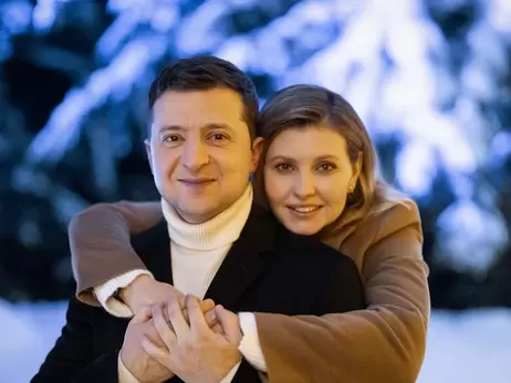 Зеленский с супругой опубликовали новогоднюю открытку с поздравлениями - почти как королевская семья