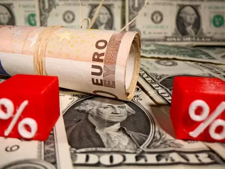 Курс валют на 17 января, понедельник: доллар подпрыгнул до 28, евро - до 32