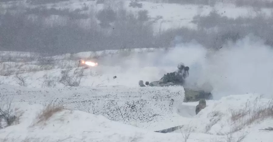 Боевики на Донбассе дважды нарушили перемирие и отправили разведчиков в сторону ВСУ