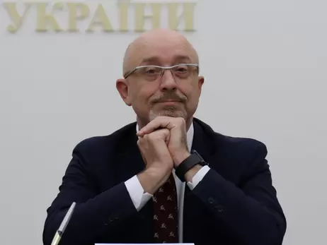 Глава Минобороны Резников назвал эвакуацию дипломатов из Украины “работой на внутренний рынок”