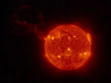 Аппарат Solar Orbiter сделал фото крупнейшей солнечной вспышки