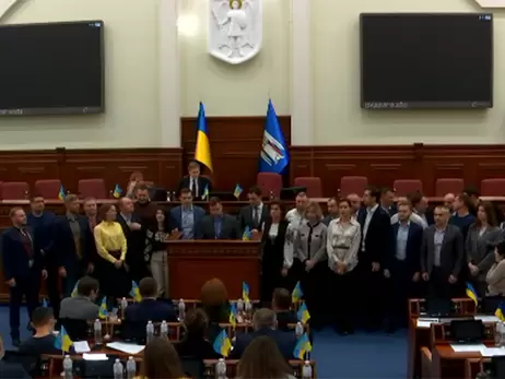 Кличко открыл «бессрочное» заседание Киевсовета. Депутаты приняли ряд решений для обеспечения теробороны