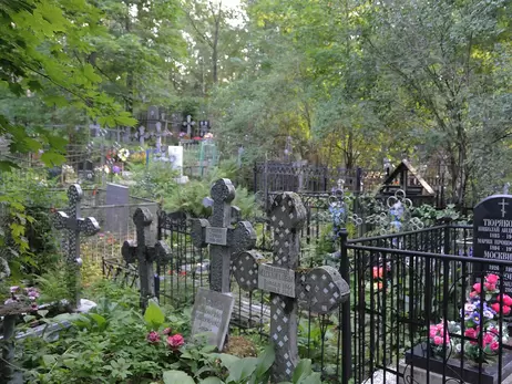Сотрудник Киевского кладбища: минимум до понедельника работа ритуальных служб приостановлена