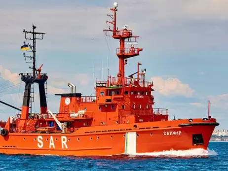 Росія займається морським піратством: захопила та веде до Севастополя мирне судно