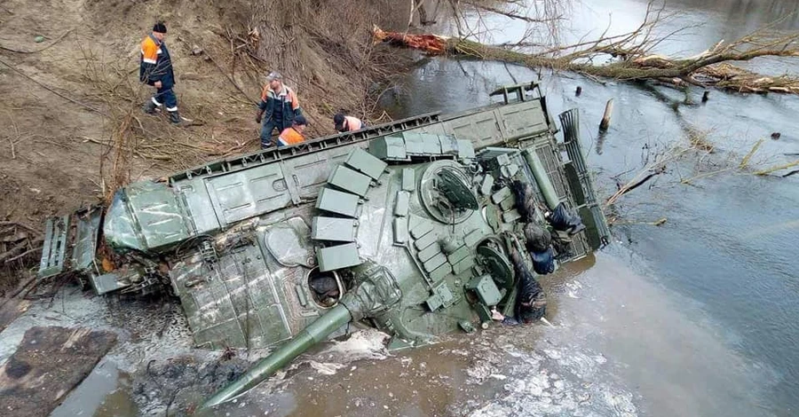 На Сумщине в реке затонул российский танк вместе с экипажем