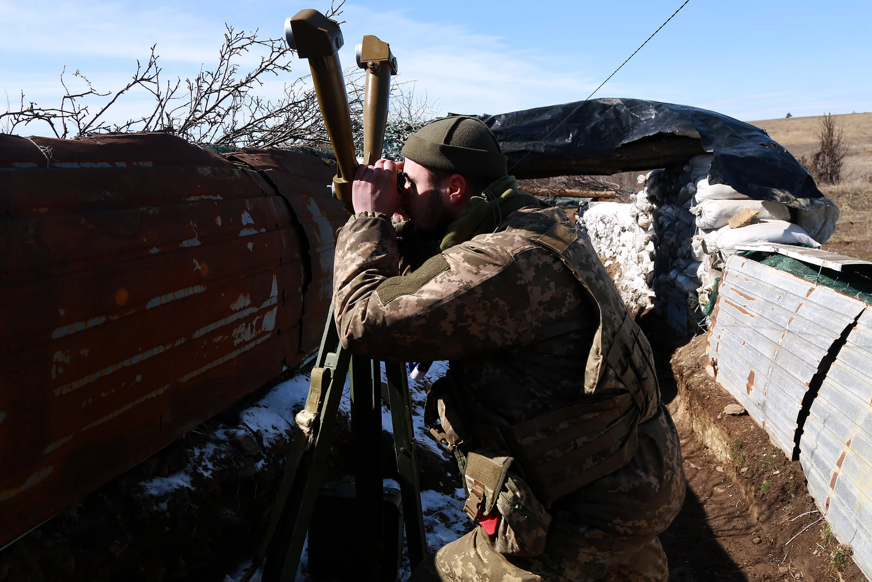 За сутки украинские защитники отбили 10 вражеских атак на Донбассе