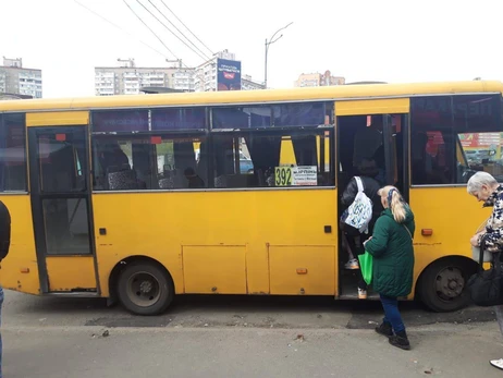 На Київщині запрацювали 223 автобусних маршрути і 49 ЦНАПів 