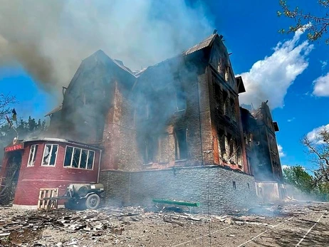 Российские войска уничтожили Лисичанскую гимназию, которая пережила две мировые войны