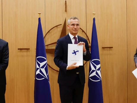 Генсек НАТО принял заявки Швеции и Финляндии