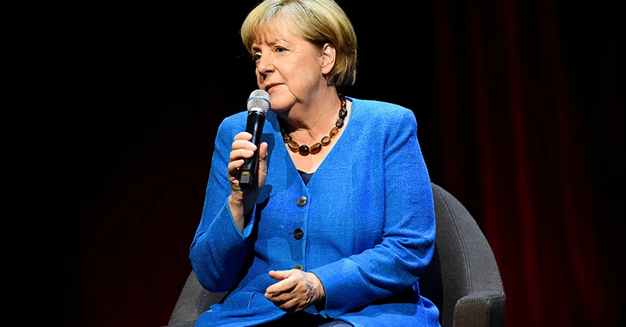 Меркель: Путин покончил с переговорами в Минске еще год назад