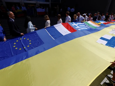 Исторический день: Украина получила статус страны-кандидата в ЕС