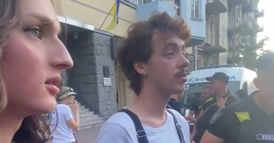 В Киеве на посетителей ЛГБТ+ клуба напали, так как “не видели геев на фронте”
