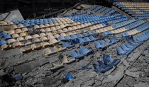 Разрушенный стадион в Бахмуте