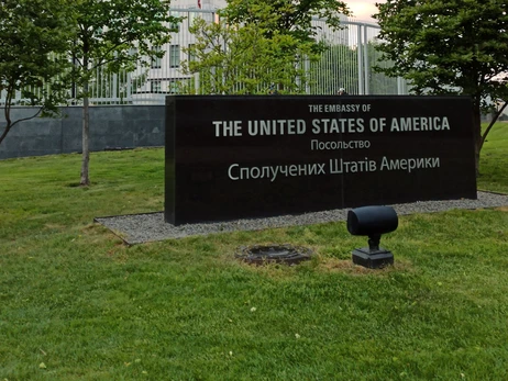 Посольство США снова попросило своих граждан немедленно покинуть Украину