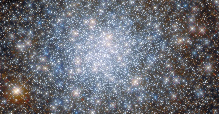 Телескоп Hubble сфотографировал красивейшее звездное скопление в созвездии Стрельца