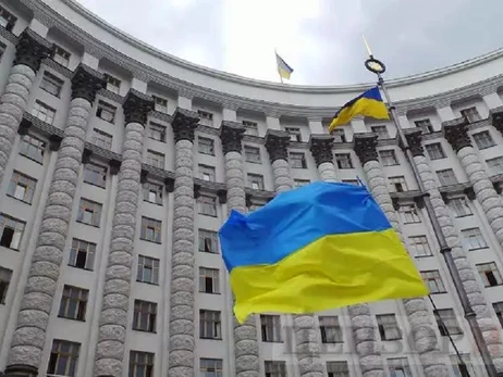 Кабмин повторно ввел санкции против Курченко, Януковича, Лебедева и Дерипаски