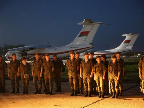 Беларусь снова продлила военные учения возле украинских границ