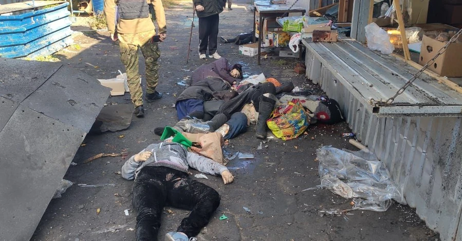 В Авдеевке семь человек погибли из-за обстрела центрального рынка