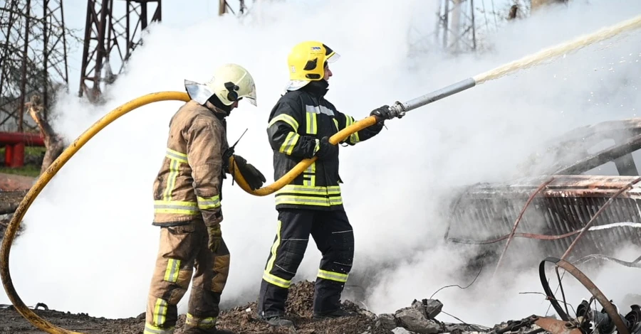 В Киеве горит жилой комплекс 