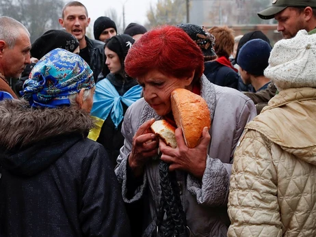 На Херсонщине россияне расстреляли очередь за хлебом - ранены 5 человек