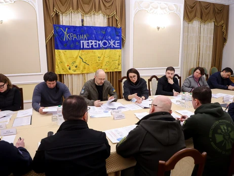 Шмыгаль: В Украине создадут центр гуманитарного разминирования
