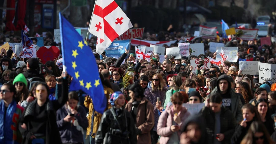Эксперты о событиях в Грузии: Мы идем в Европу с антиевропейскими законами?
