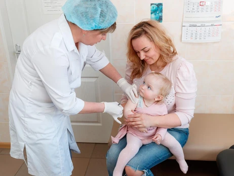 Після виявлення випадків кору ЮНІСЕФ доставив до України понад 35 тисяч доз вакцини
