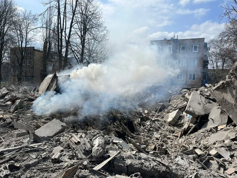 Российские войска нанесли авиаудар по многоэтажке в Авдеевке