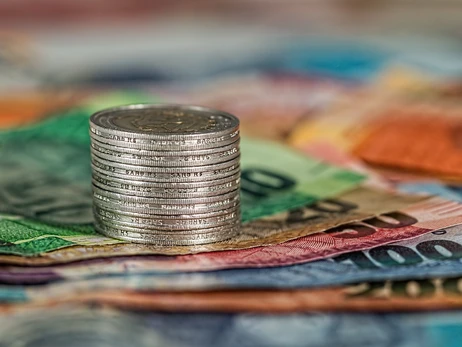 Курс валют на 12 квітня: скільки коштують долар, євро та злотий