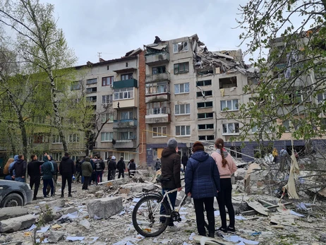Из-за обстрела жилых кварталов Славянска погибли восемь человек (обновлено)