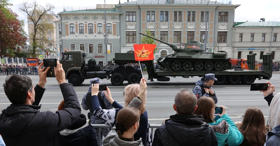 На параде в Москве показали единственный танк – советский Т-34