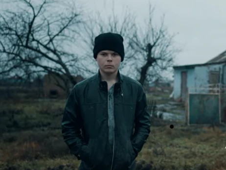 Imagine Dragons выпустили клип о разбомбленном украинском селе и 14-летнем Саше, пережившем оккупацию